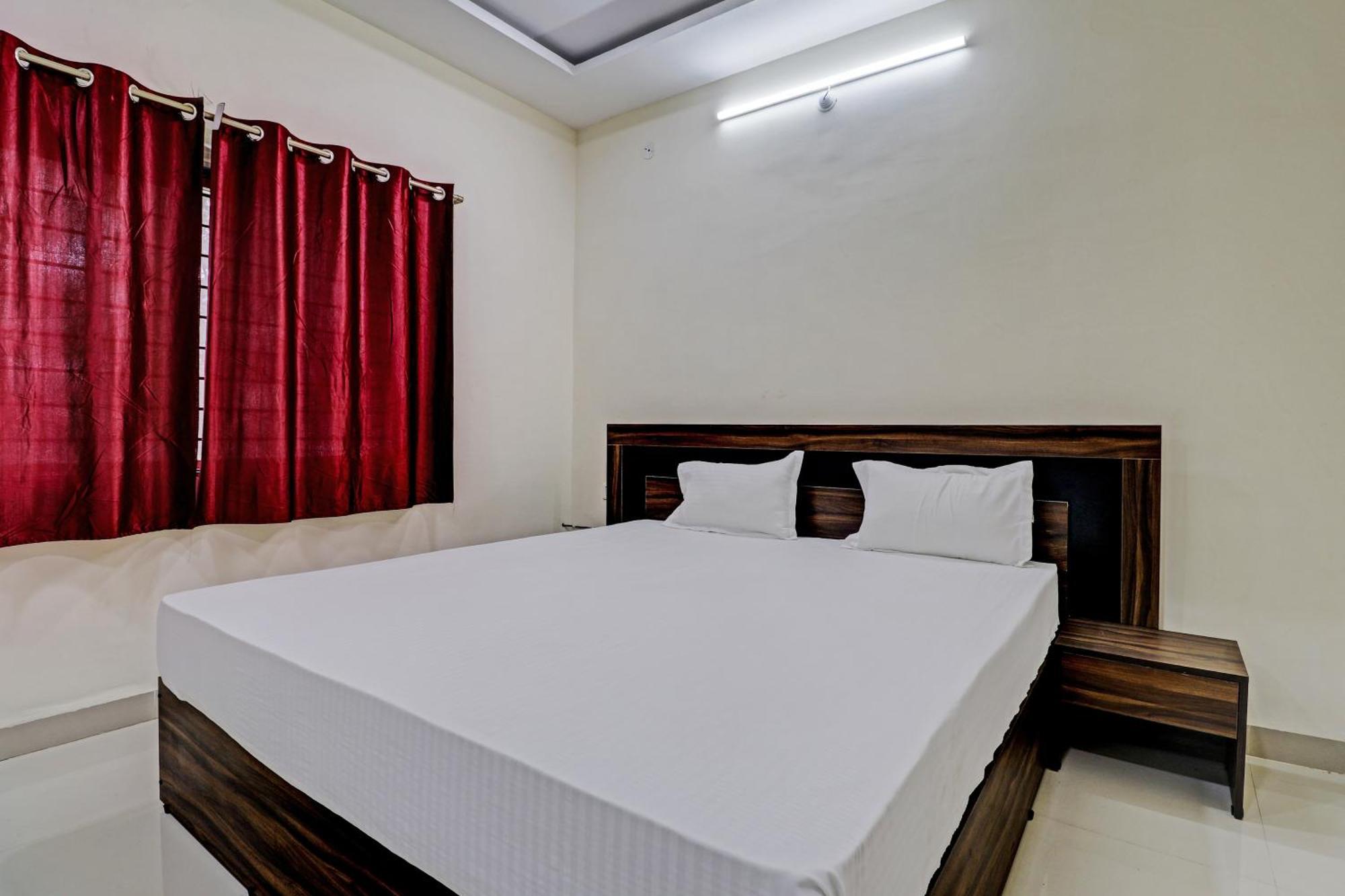 Super Hotel O Midway Treat Dhār Buitenkant foto