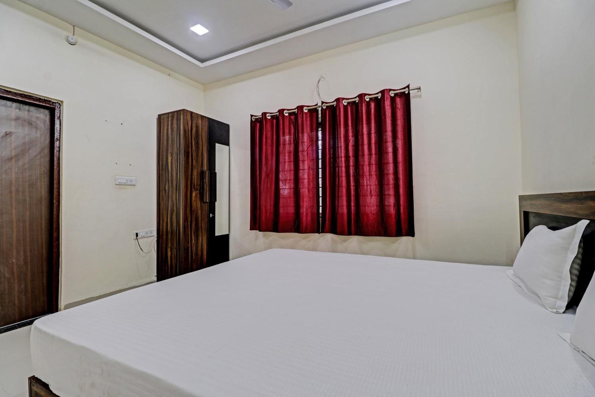 Super Hotel O Midway Treat Dhār Buitenkant foto