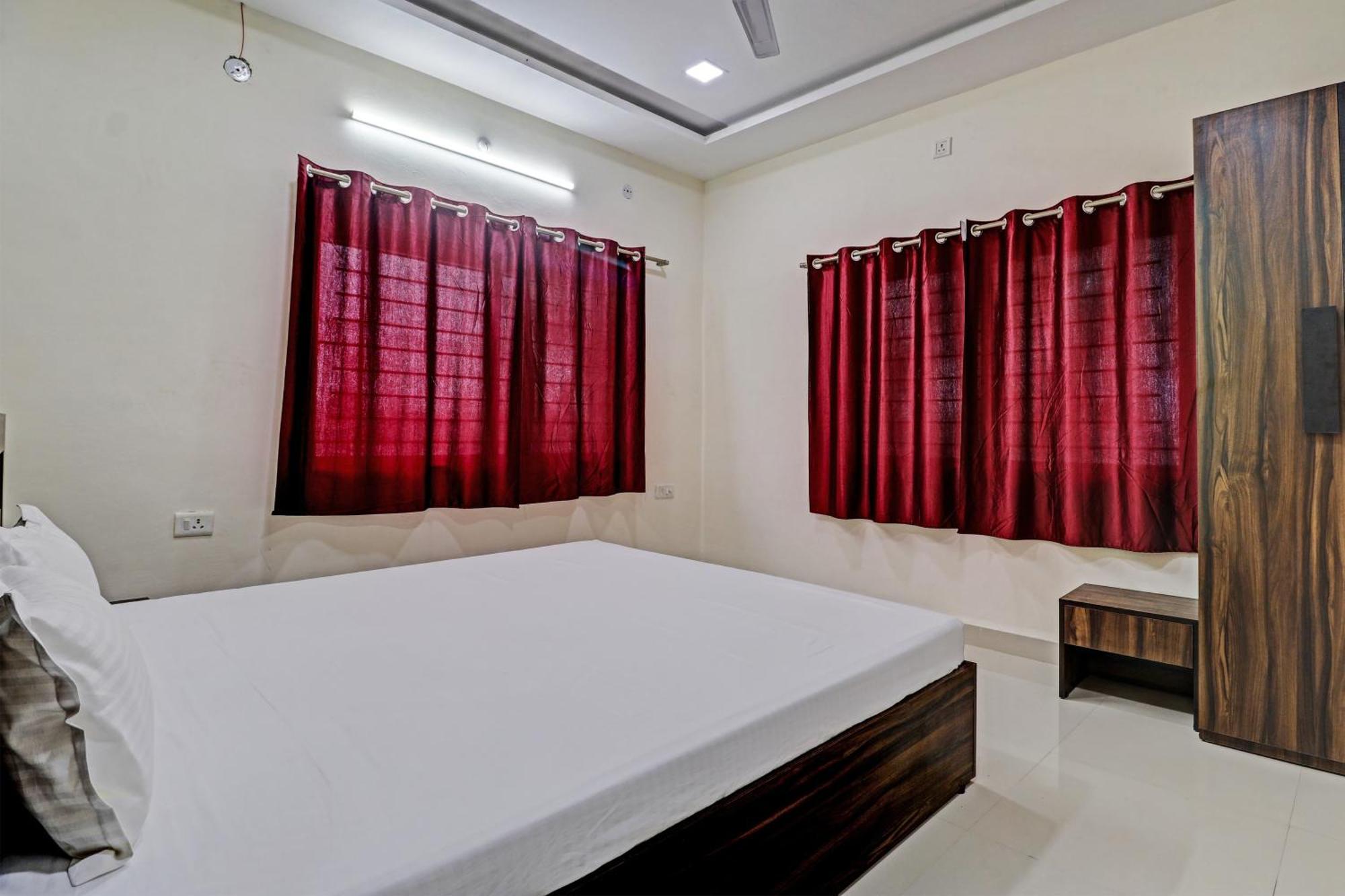 Super Hotel O Midway Treat Dhār Buitenkant foto