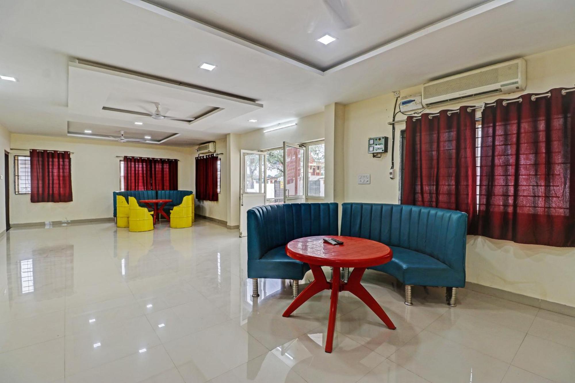 Super Hotel O Midway Treat Dhār Buitenkant foto