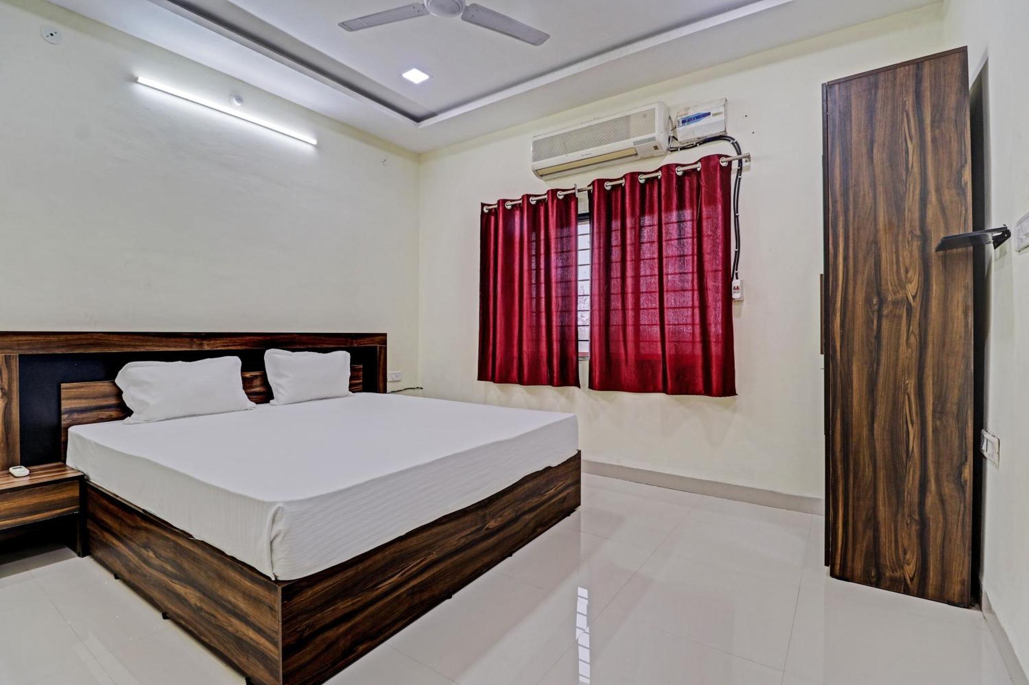 Super Hotel O Midway Treat Dhār Buitenkant foto