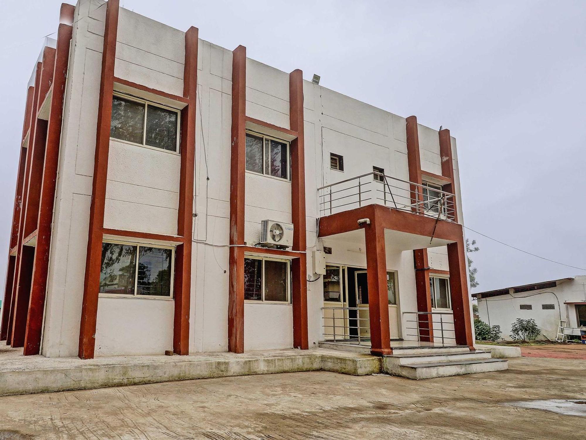 Super Hotel O Midway Treat Dhār Buitenkant foto