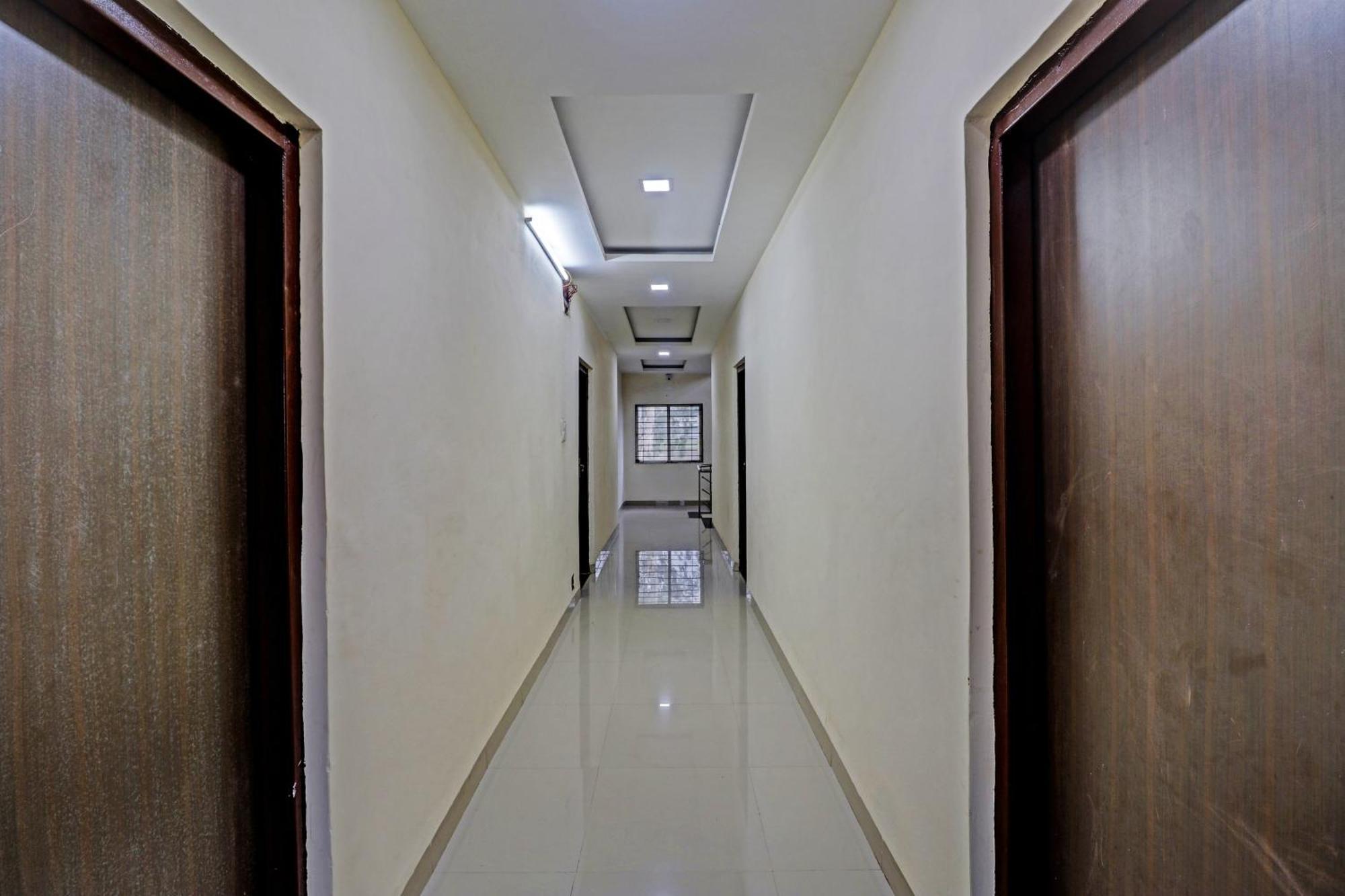 Super Hotel O Midway Treat Dhār Buitenkant foto
