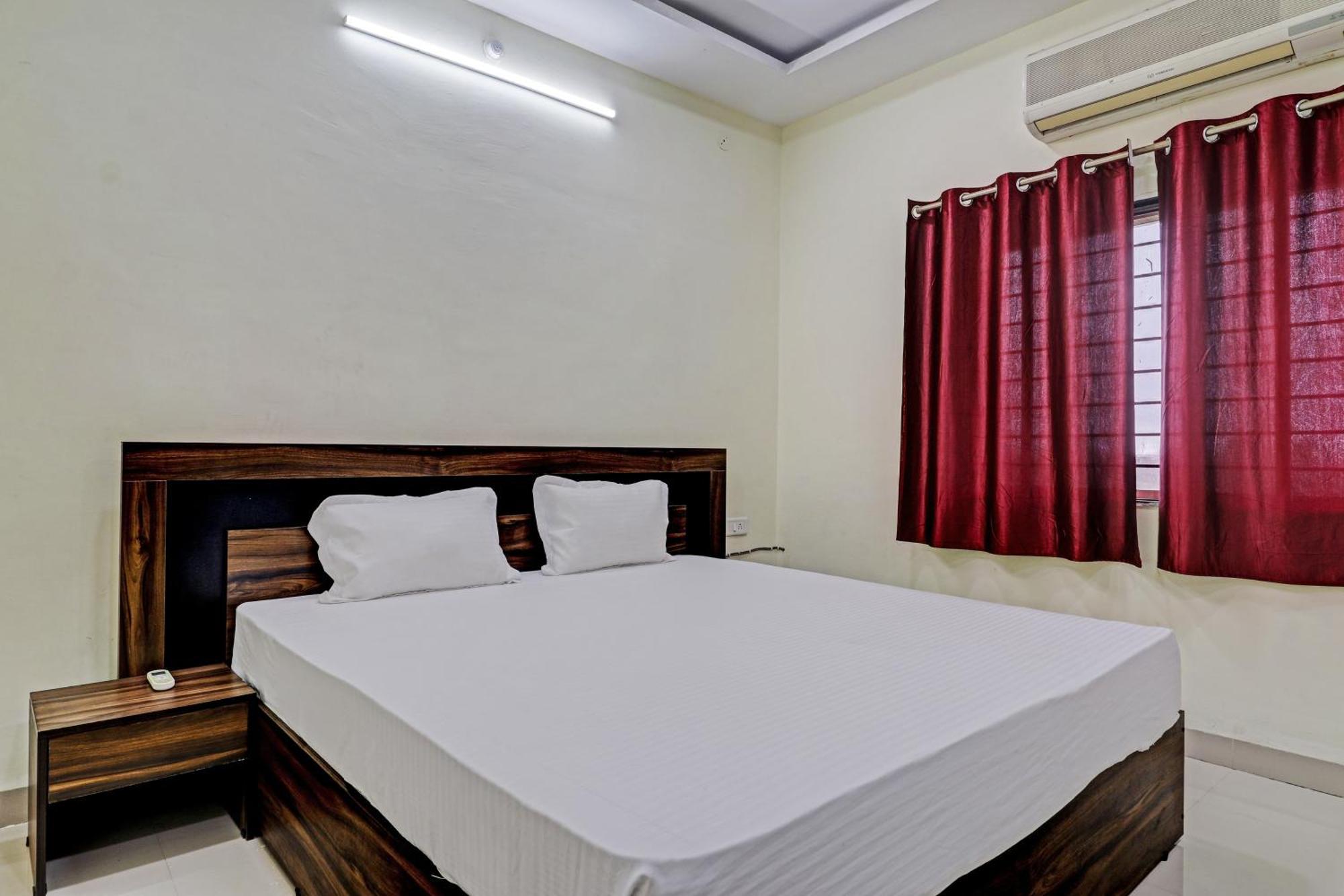 Super Hotel O Midway Treat Dhār Buitenkant foto